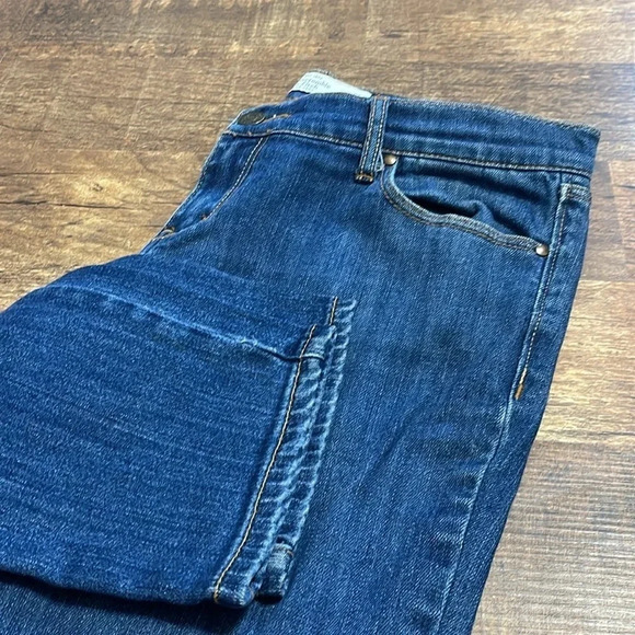 Abercrombie and Fitch straight size 4R Y2K low rise jeans - Picture 4 of 4